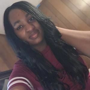 Meet your Posher, Tia